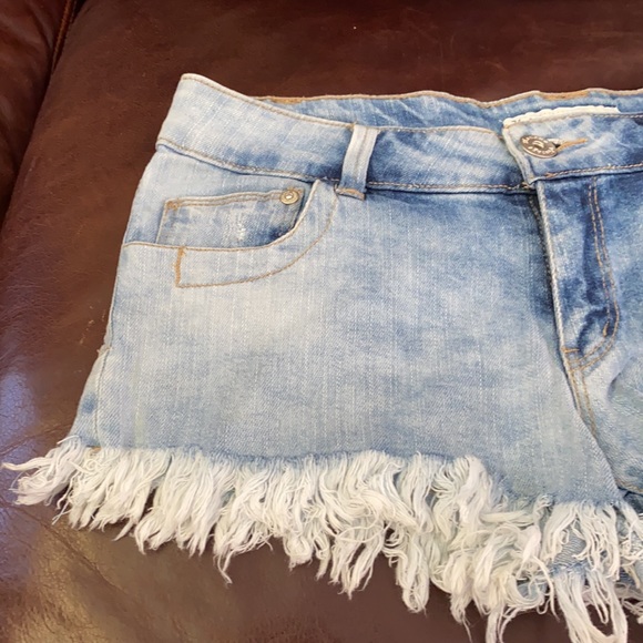 Vintage Havana Jean shorts - Picture 3 of 5